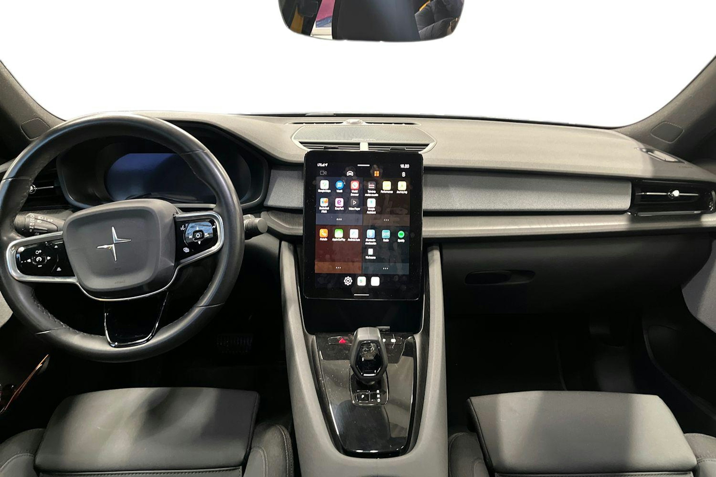 sininen Polestar 2 2021 kuva 9.