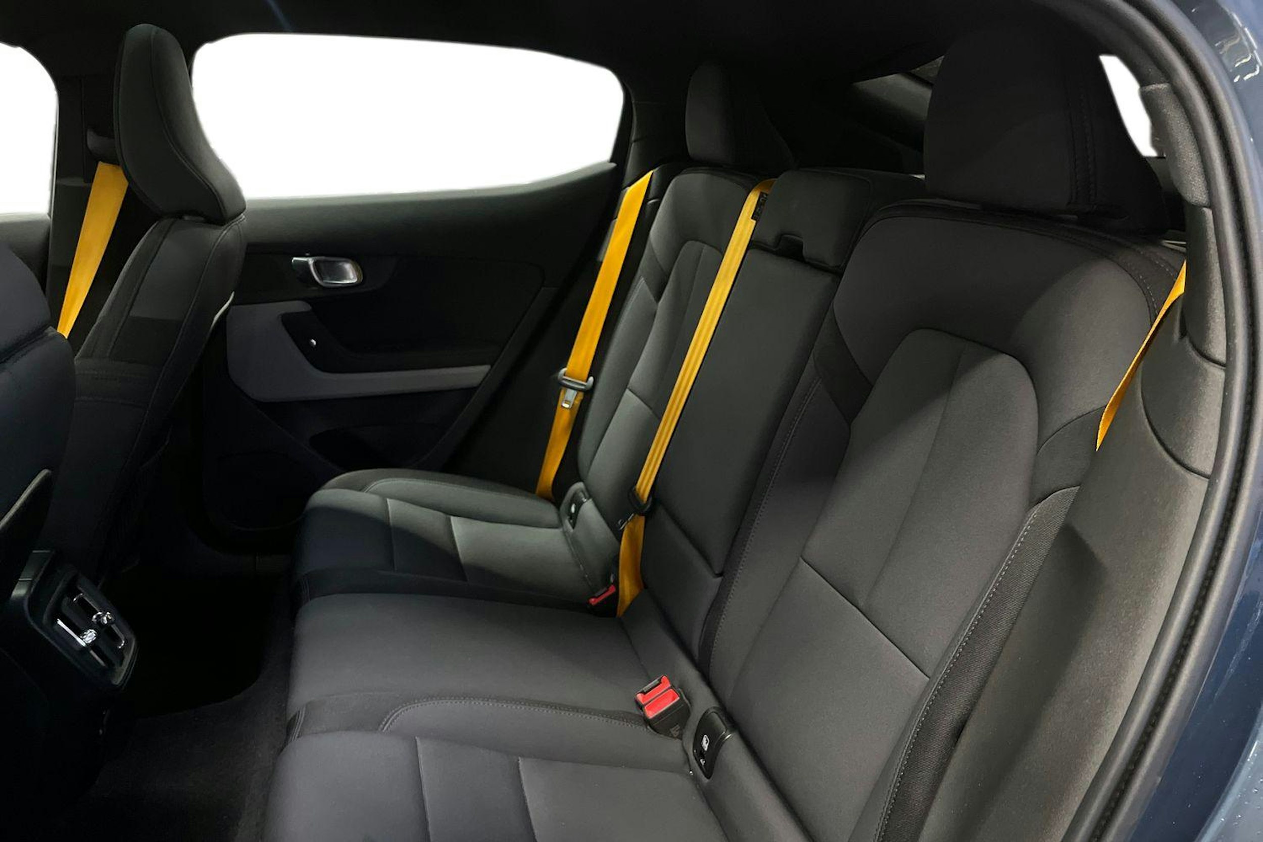 sininen Polestar 2 2021 kuva 10.