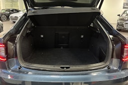 sininen Polestar 2 2021 kuva 26.