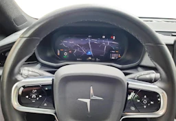 sininen Polestar 2 2022 kuva 7.