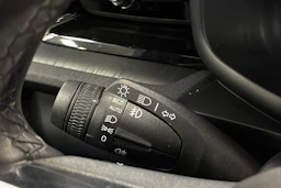 harmaa Polestar 2 2022 kuva 16.