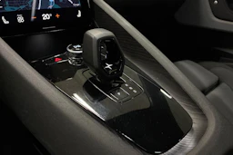 harmaa Polestar 2 2022 kuva 19.