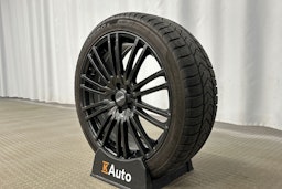 harmaa Polestar 2 2022 kuva 13.