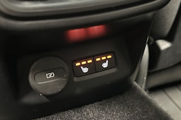 harmaa Polestar 2 2022 kuva 15.