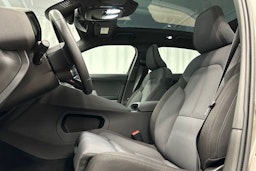 harmaa Polestar 2 2022 kuva 20.
