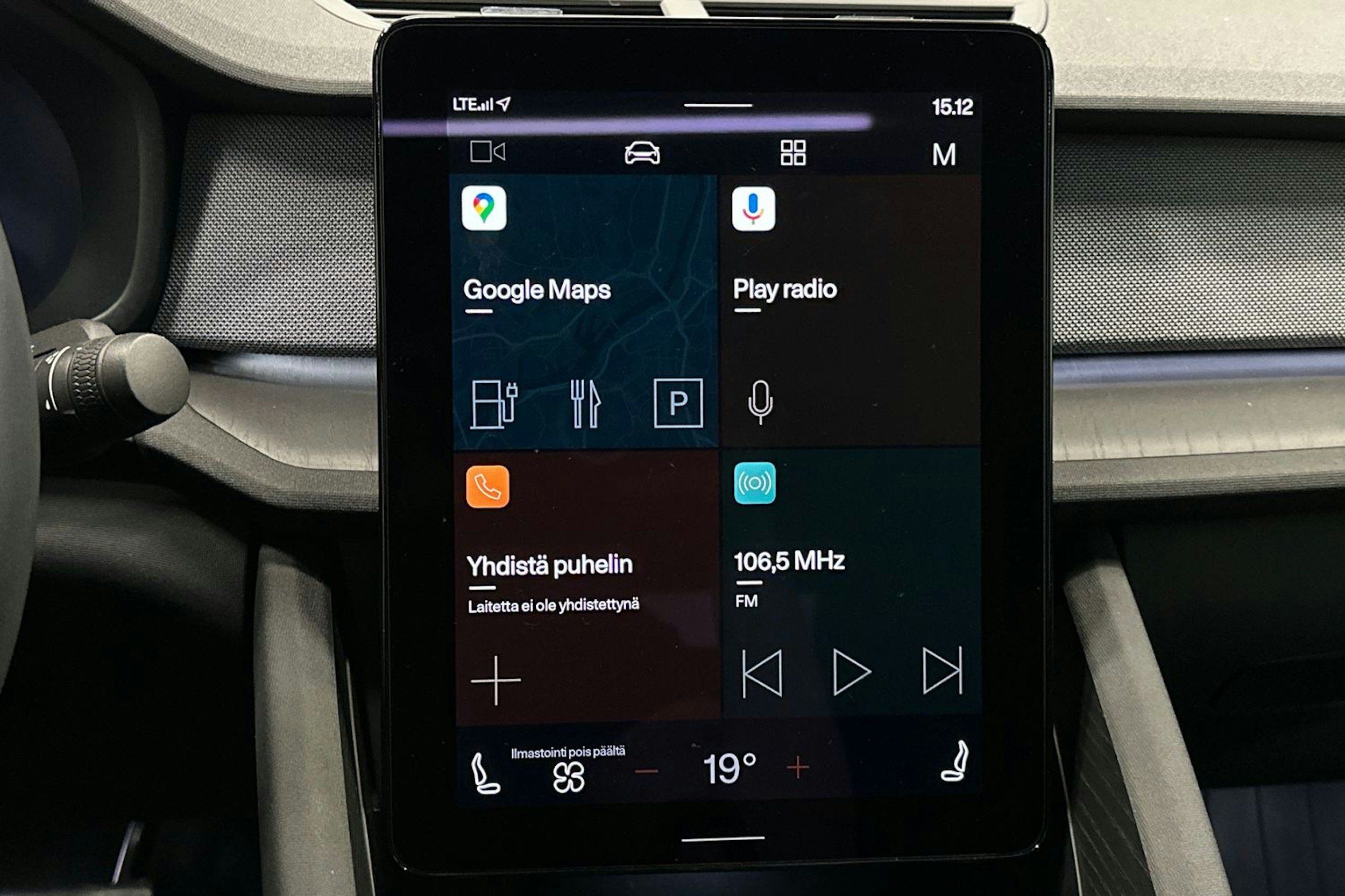 harmaa Polestar 2 2022 kuva 24.