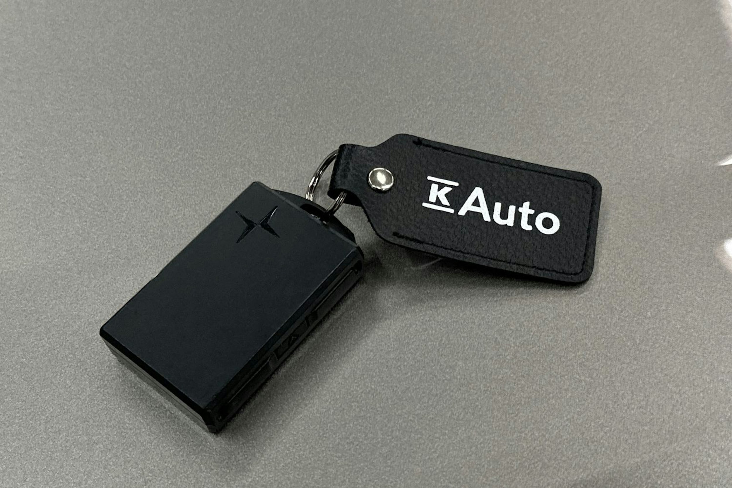 harmaa Polestar 2 2022 kuva 30.