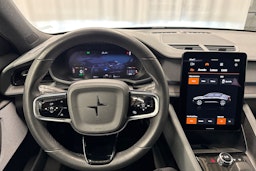 musta Polestar 2 2022 kuva 9.