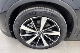 musta Polestar 2 2022 kuva 11.