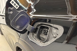 musta Polestar 2 2022 kuva 17.