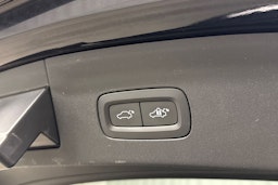 musta Polestar 2 2022 kuva 19.