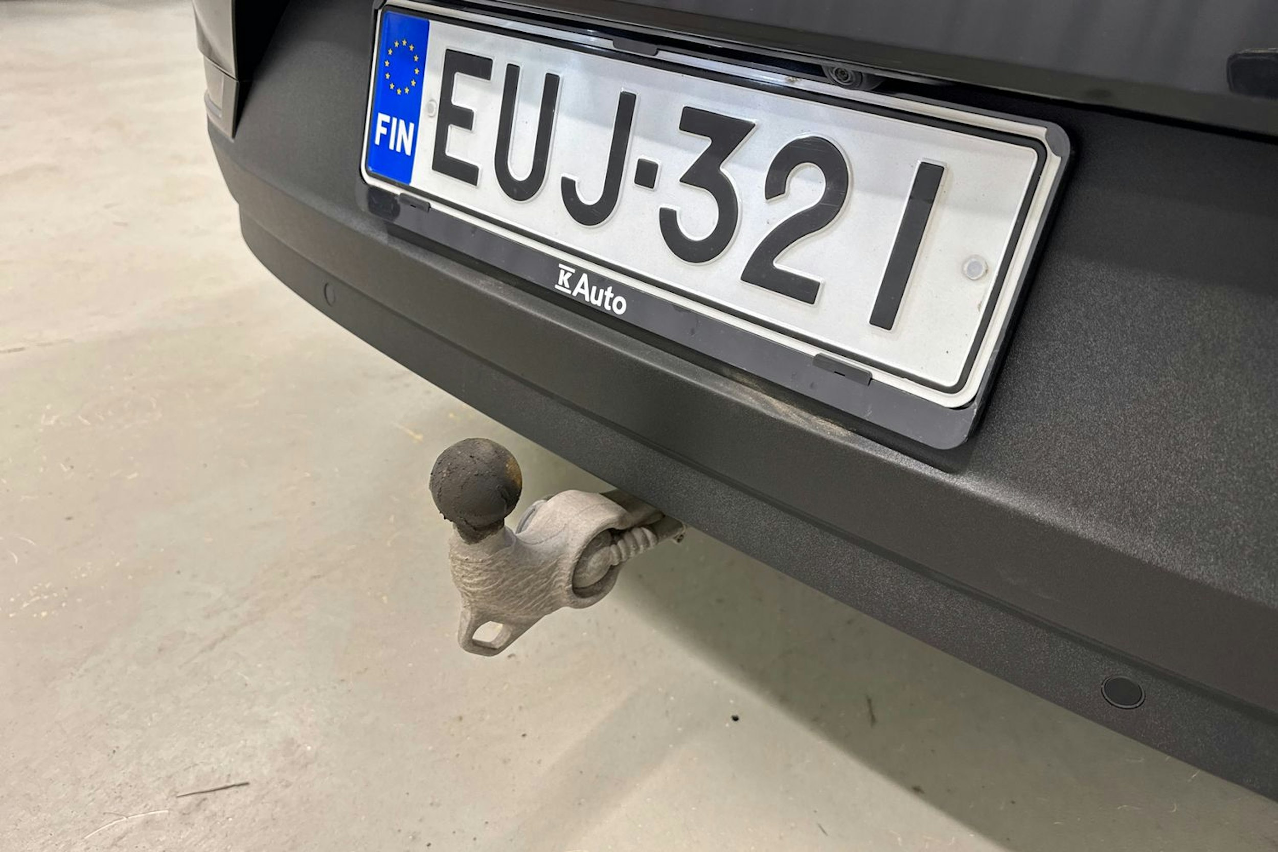 musta Polestar 2 2022 kuva 20.