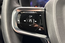 musta Polestar 2 2022 kuva 28.