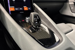 musta Polestar 2 2022 kuva 32.