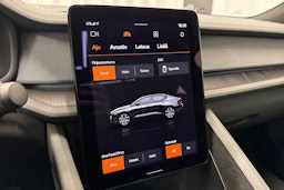 musta Polestar 2 2022 kuva 34.