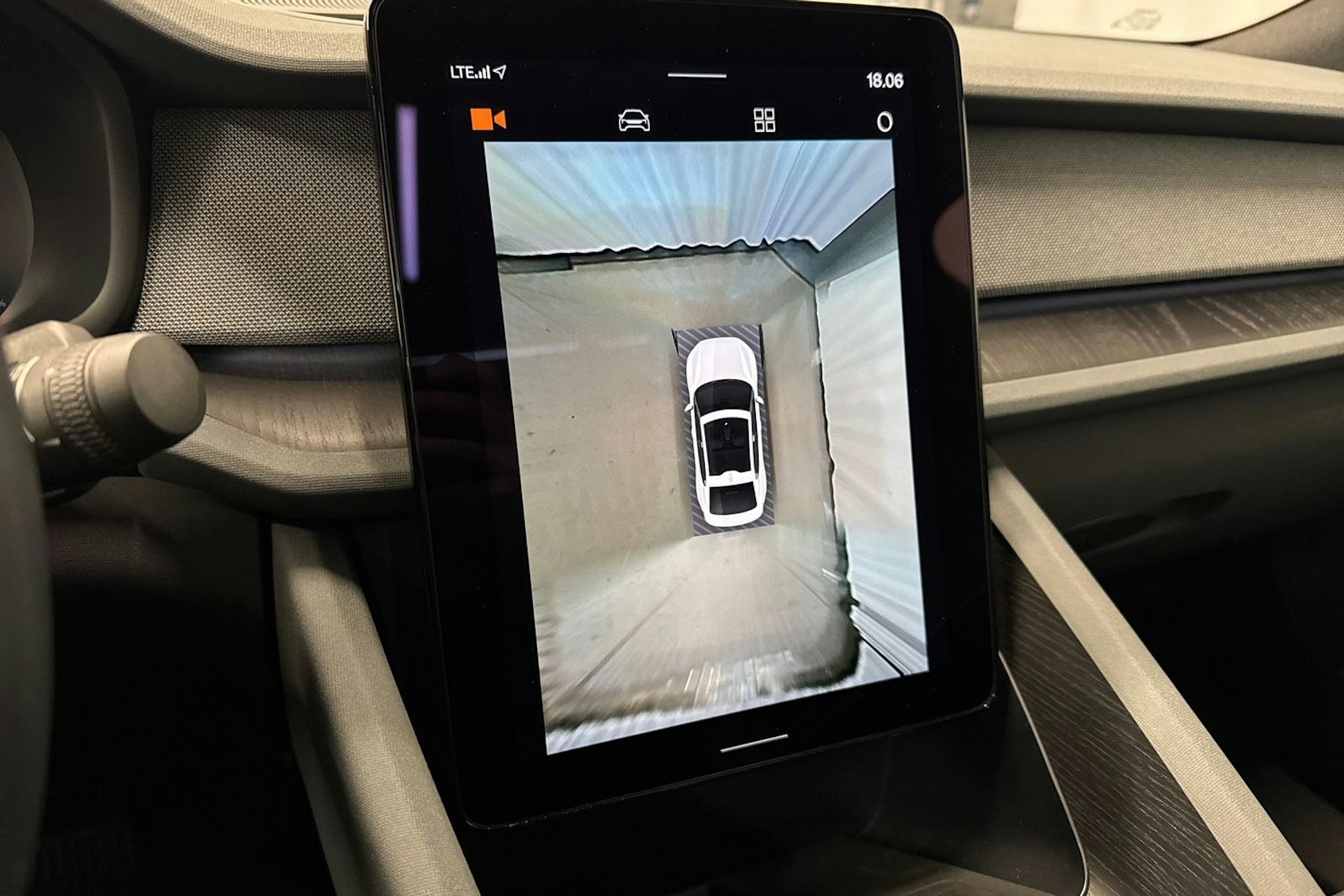 musta Polestar 2 2022 kuva 37.