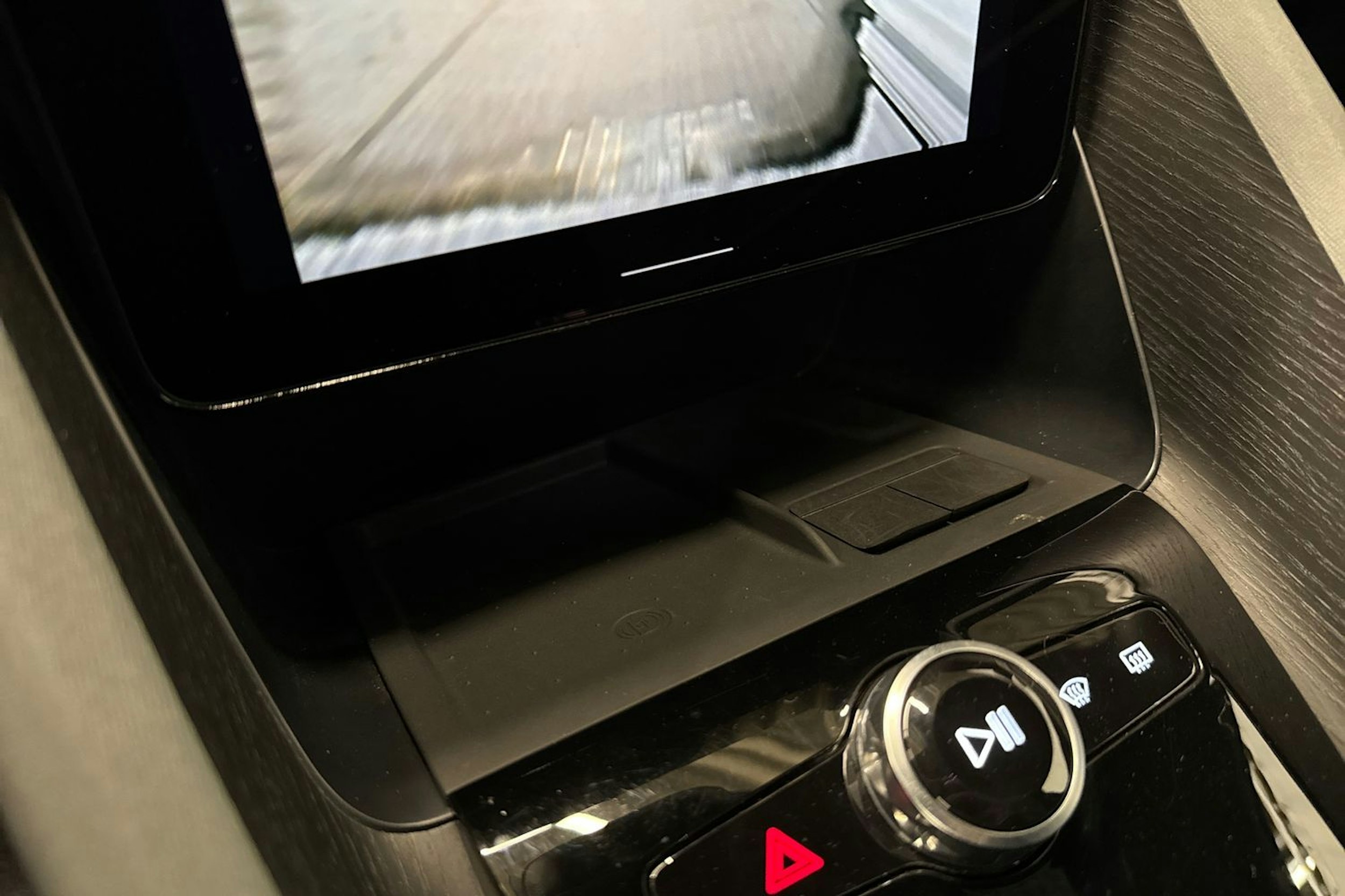 musta Polestar 2 2022 kuva 38.