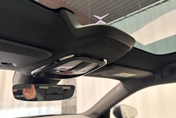 musta Polestar 2 2022 kuva 39.