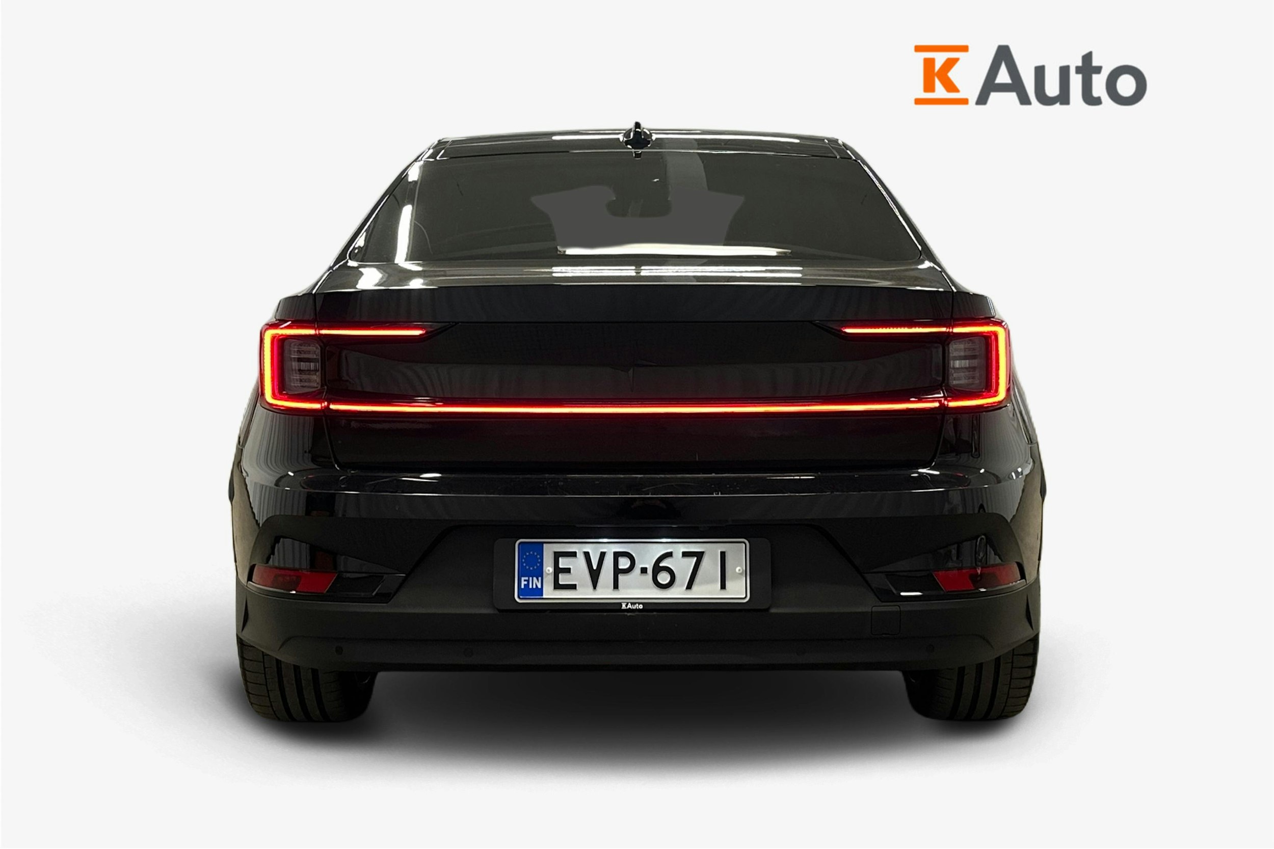 musta Polestar 2 2022 kuva 3.
