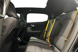 musta Polestar 2 2022 kuva 8.