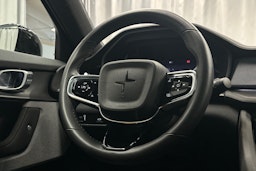 musta Polestar 2 2022 kuva 18.