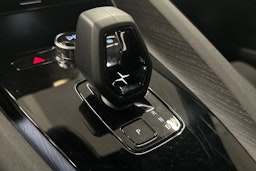 musta Polestar 2 2022 kuva 27.