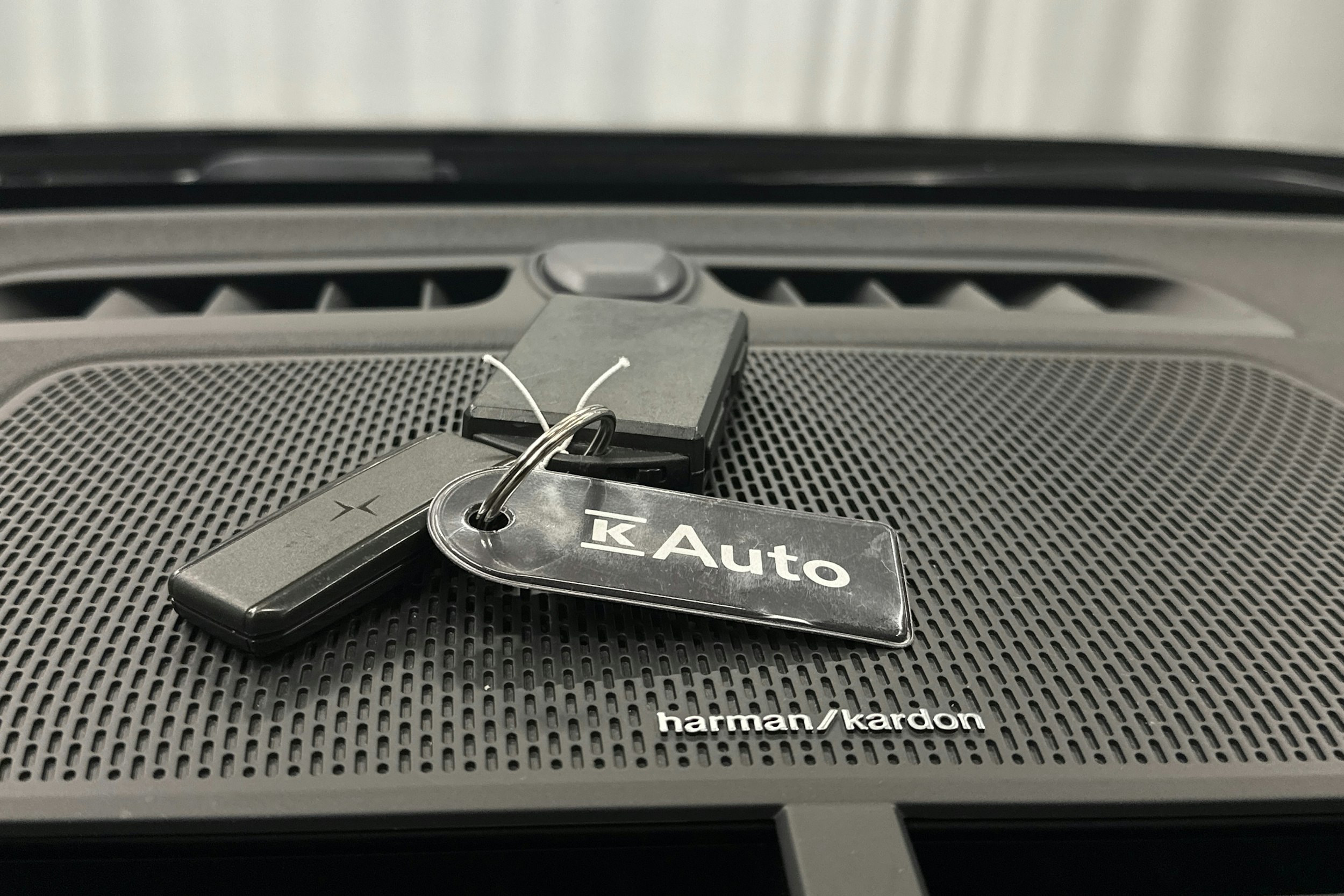 musta Polestar 2 2022 kuva 29.