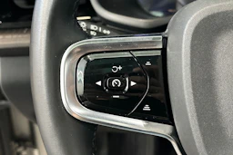 harmaa Polestar 2 2022 kuva 17.