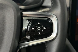 harmaa Polestar 2 2022 kuva 18.