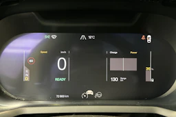 harmaa Polestar 2 2022 kuva 19.