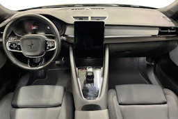 sininen Polestar 2 2022 kuva 7.