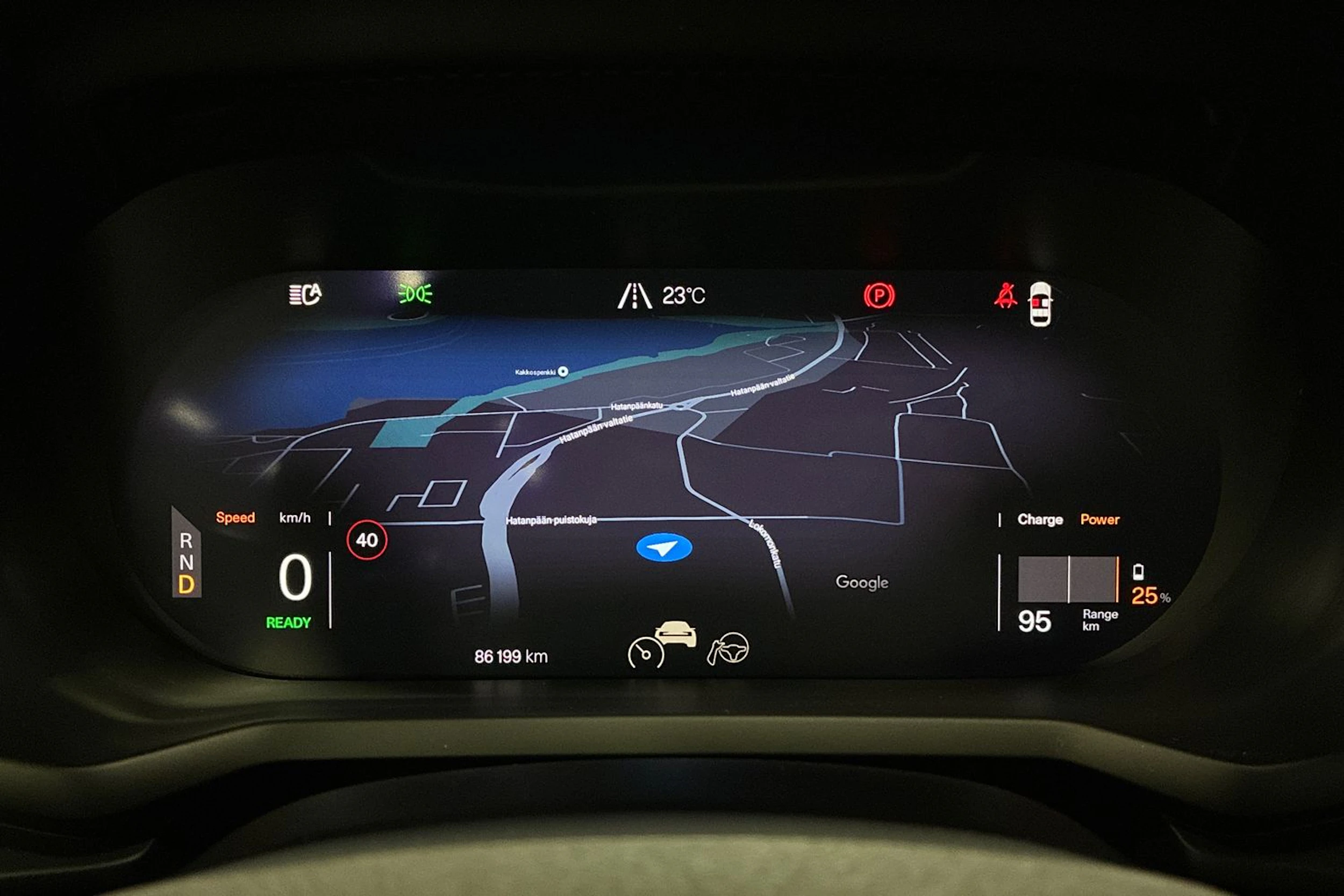 sininen Polestar 2 2022 kuva 12.
