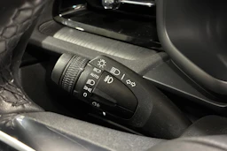 sininen Polestar 2 2022 kuva 15.