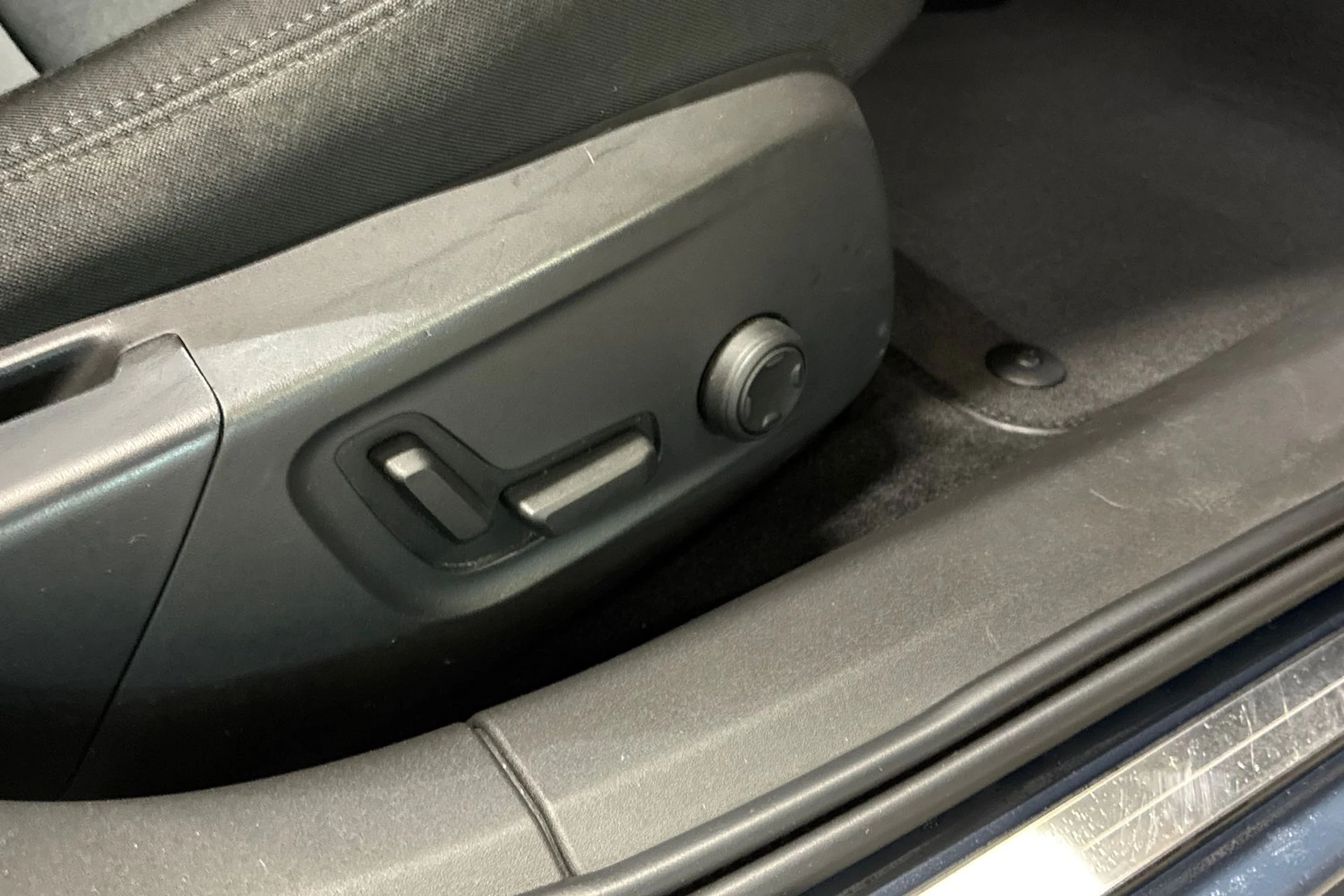 sininen Polestar 2 2022 kuva 37.