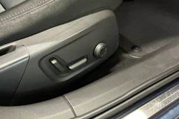 sininen Polestar 2 2022 kuva 37.