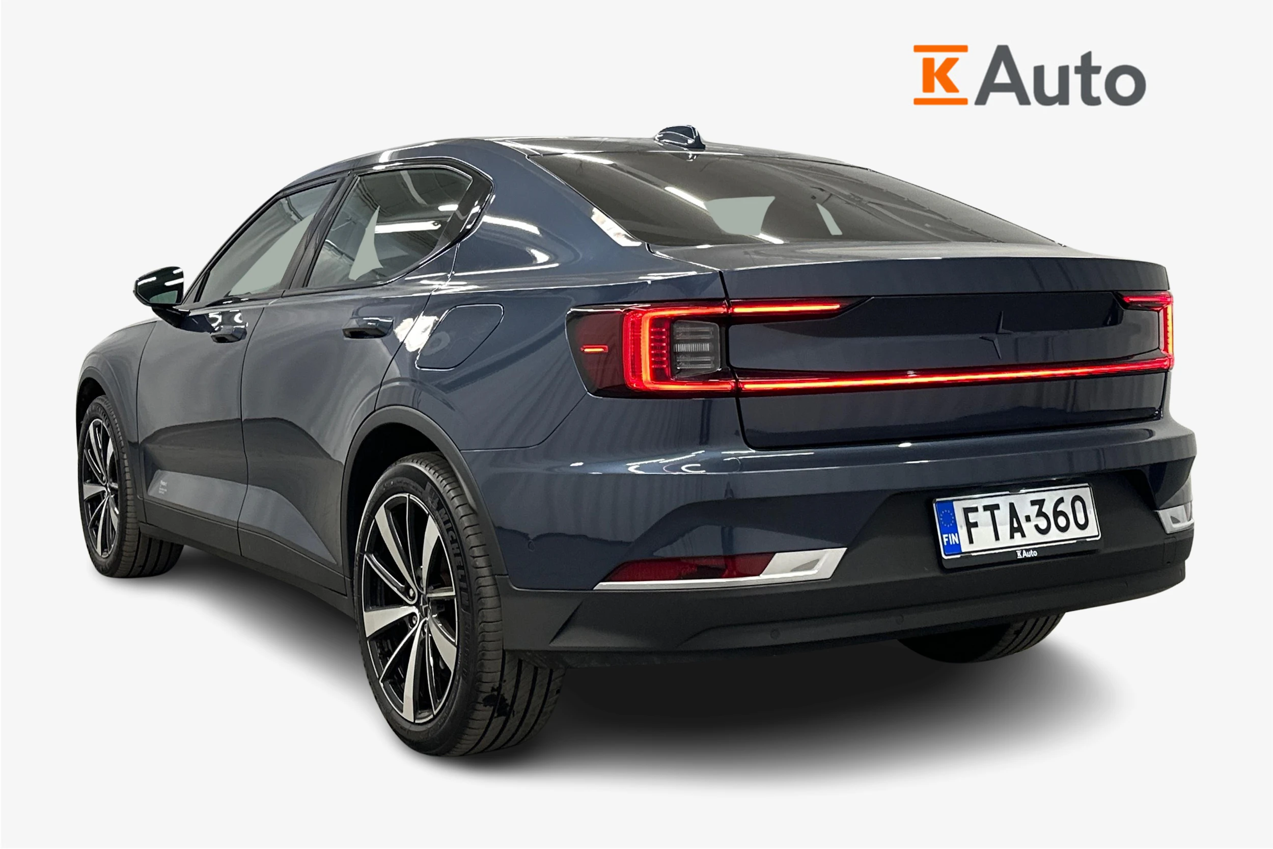 sininen Polestar 2 2022 kuva 2.