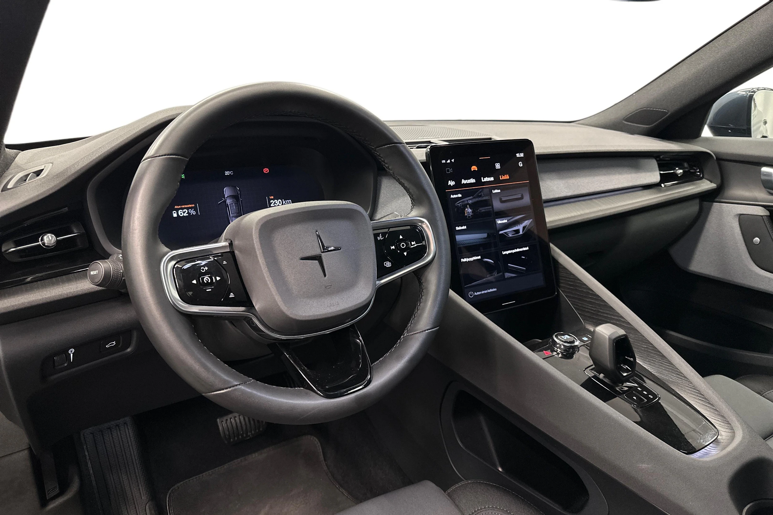 sininen Polestar 2 2022 kuva 6.