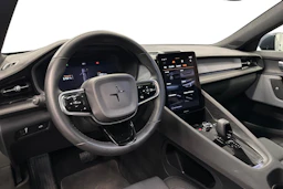 sininen Polestar 2 2022 kuva 6.