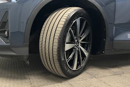 sininen Polestar 2 2022 kuva 10.