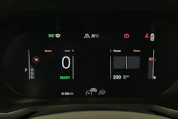 sininen Polestar 2 2022 kuva 13.