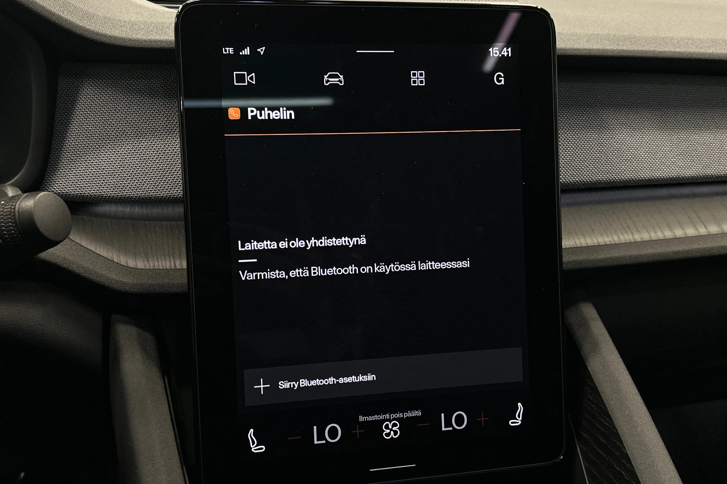sininen Polestar 2 2022 kuva 24.