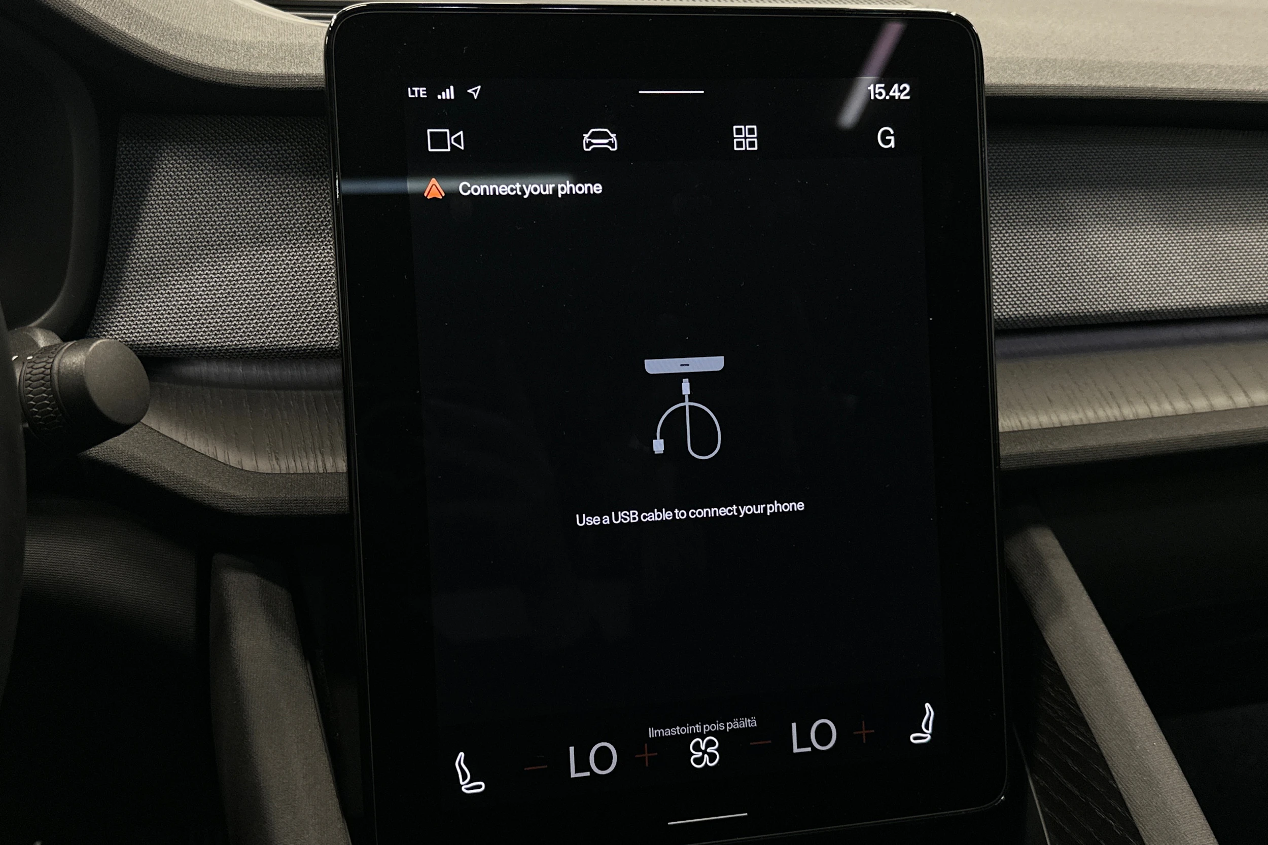 sininen Polestar 2 2022 kuva 26.
