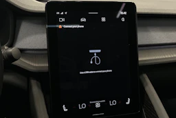 sininen Polestar 2 2022 kuva 26.