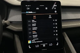 sininen Polestar 2 2022 kuva 28.