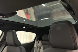 sininen Polestar 2 2022 kuva 35.