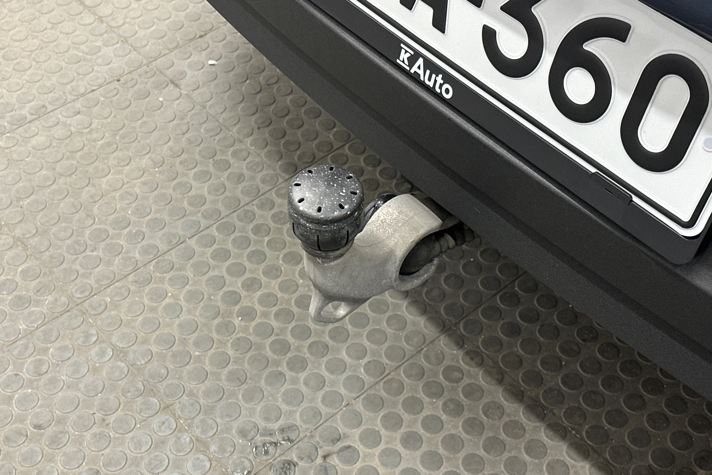 sininen Polestar 2 2022 kuva 39.