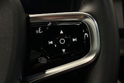 musta Polestar 2 2022 kuva 25.