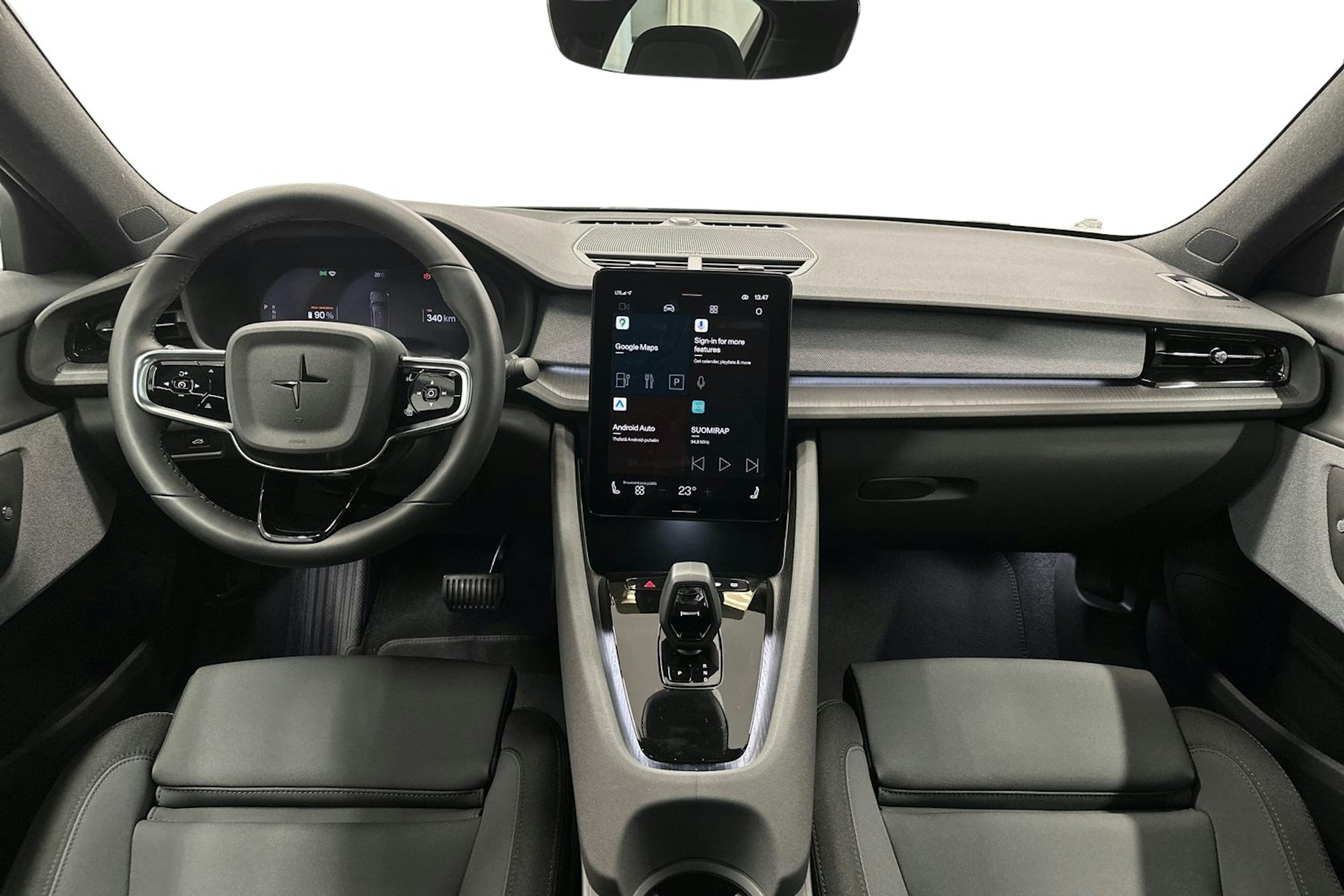 harmaa Polestar 2 2022 kuva 7.