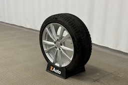 harmaa Polestar 2 2022 kuva 10.