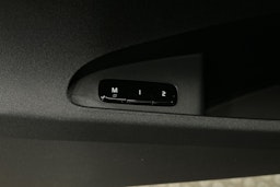 harmaa Polestar 2 2022 kuva 15.